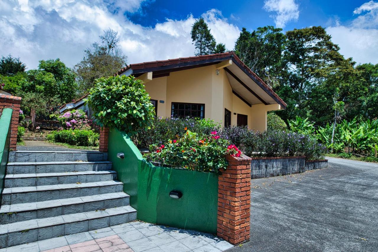 Hotel Villa Zurqui San Isidro  Buitenkant foto