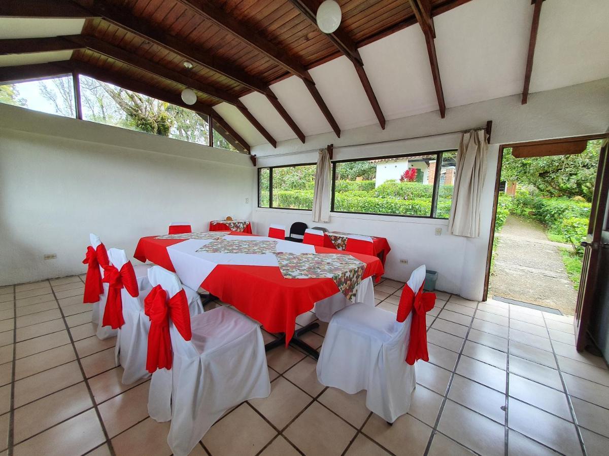 Hotel Villa Zurqui San Isidro  Buitenkant foto