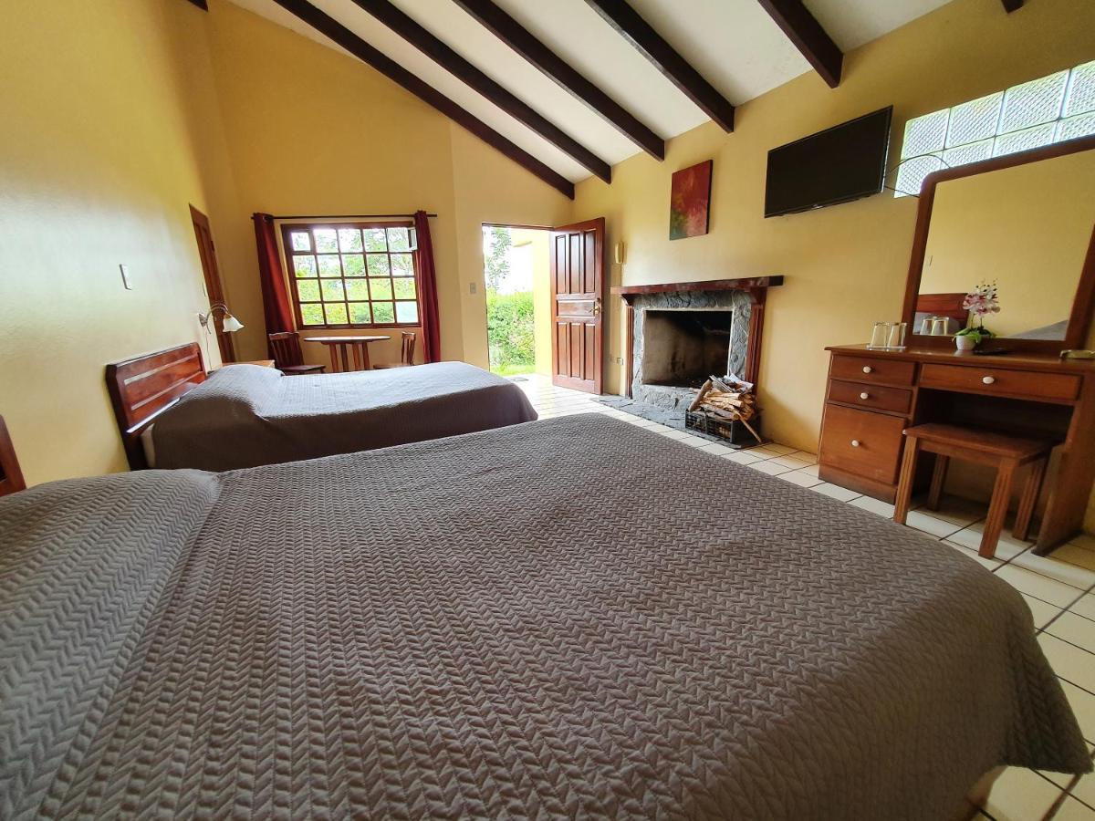 Hotel Villa Zurqui San Isidro  Buitenkant foto